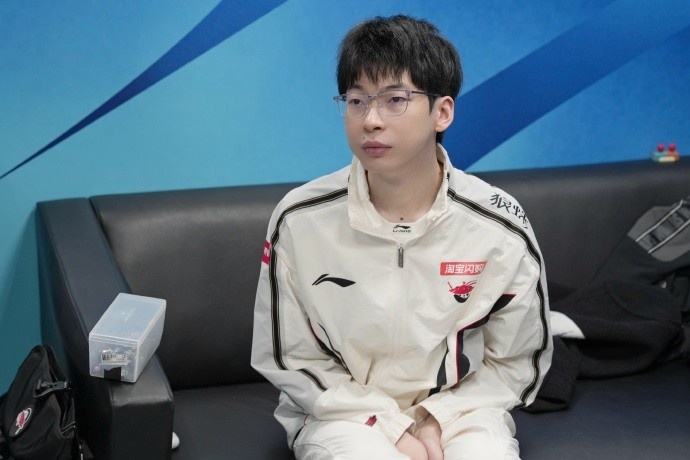 AL发布战胜WBG赛后返图：步履生风