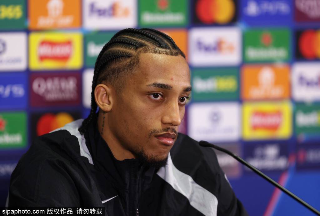 罗塞尼尔执教切尔西的挑战与机遇：在压力下的选择与未来